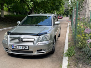 Toyota Avensis foto 2