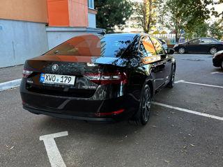 Skoda Superb foto 4