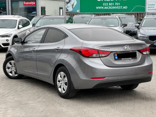 Hyundai Elantra foto 3