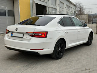 Skoda Superb foto 4