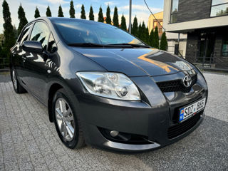 Toyota Auris foto 1