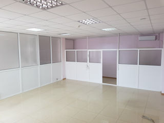 Помещение в центре Комрата. Центральная площадь. Inchiriere spatiu in centrul orasului Comrat