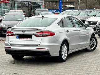 Ford Fusion foto 4