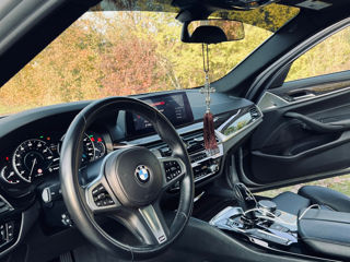 BMW 5 Series foto 8