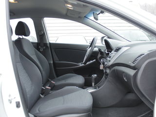 Hyundai Accent foto 5