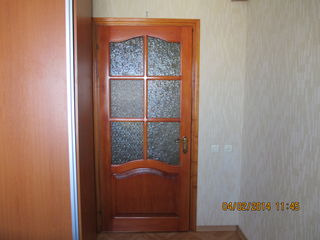 Se vinde urgent apartament gata de trai la un loc convenabil. Merita vazut. foto 2