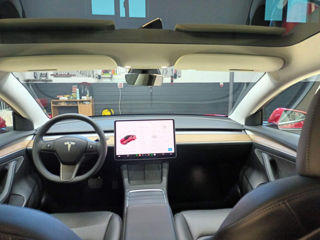 Tesla Model 3 foto 2