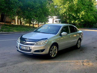 Opel Astra foto 1