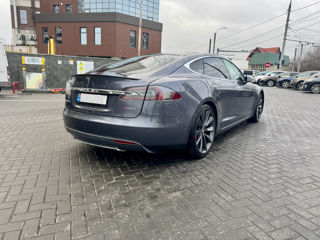 Tesla Model S foto 4