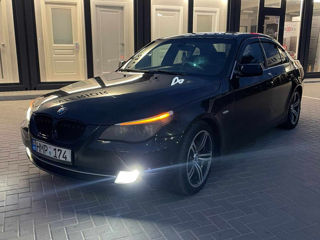 BMW 5 Series foto 1