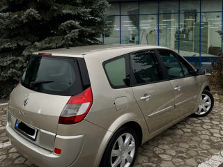 Renault Grand Scenic foto 3