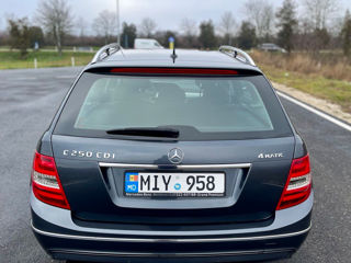 Mercedes C-Class foto 4