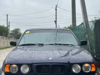 BMW 5 Series foto 1