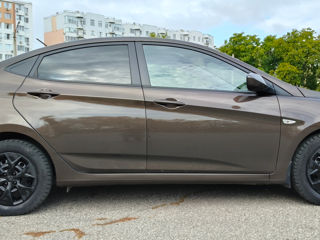 Hyundai Accent foto 8