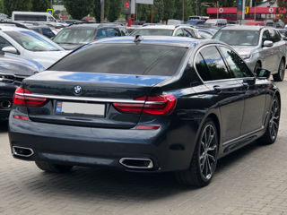 BMW 7 Series foto 3