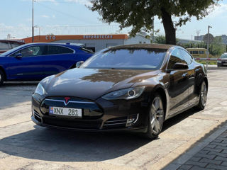 Tesla Model S foto 2