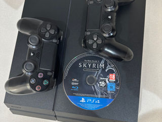 Vând PlayStation 4 slim 1tb foto 3