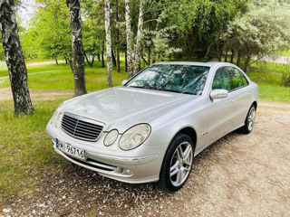 Mercedes E-Class foto 2