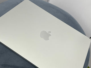 MacBook Air 13inci 16/256gb Chip M3 nou ! Super oferta