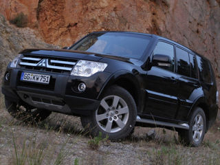 Mitsubishi Pajero foto 1