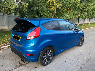 Ford Fiesta foto 4