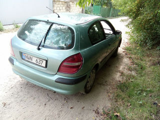 Nissan Almera foto 5