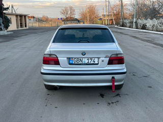 BMW 5 Series foto 2