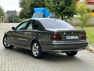 BMW 5 Series foto 5