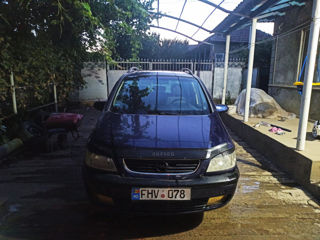 Opel Zafira foto 2