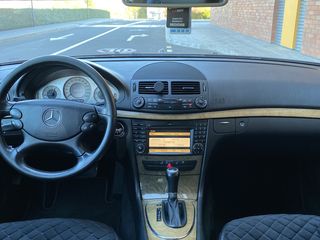 Mercedes E Class foto 10