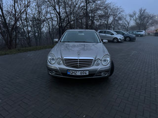 Mercedes E-Class foto 2