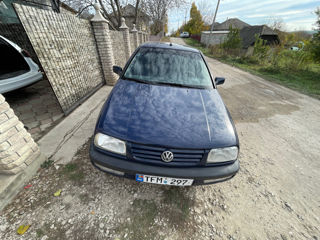 Volkswagen Vento foto 8