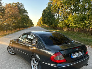 Mercedes E-Class foto 3