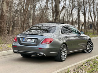 Mercedes E-Class foto 2