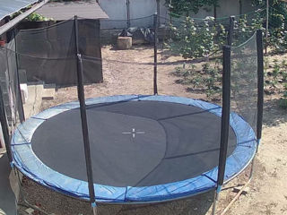 Se vinde tranbulina.Trampoline( 12FT)