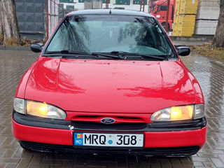 Ford Mondeo foto 2