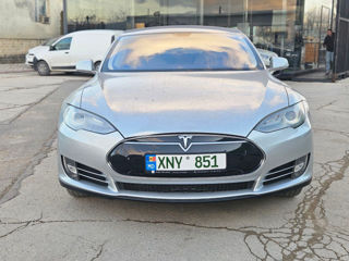 Tesla Model S foto 2