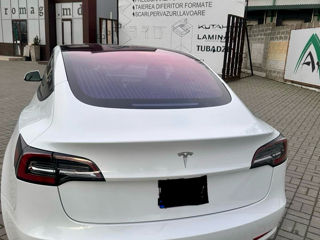 Tesla Model 3 foto 4