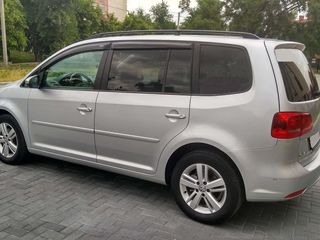 Volkswagen Touran foto 5