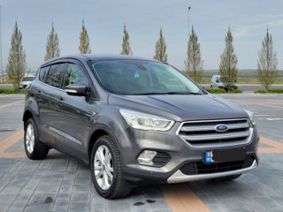 Ford Kuga foto 1