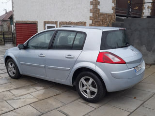 Renault Megane foto 2