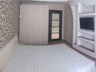 Chirie. Apartament în bloc nou, 2 odăi, Rîșcani, mobilat și echipat! foto 2