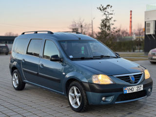 Dacia Logan foto 3