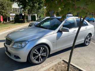 Mercedes C-Class foto 1