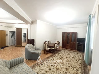 Apartament cu 2 camere, 115 m², Centru, Chișinău foto 3