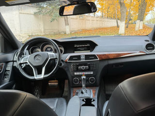 Mercedes C-Class foto 3