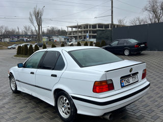 BMW 3 Series foto 6