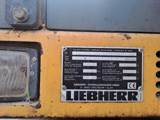 Excavator Liebher 904 foto 3