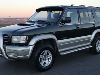 Isuzu Trooper foto 2