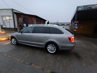 Skoda Superb foto 9